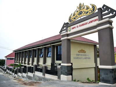 PINTU GERBANG SEKOLAH